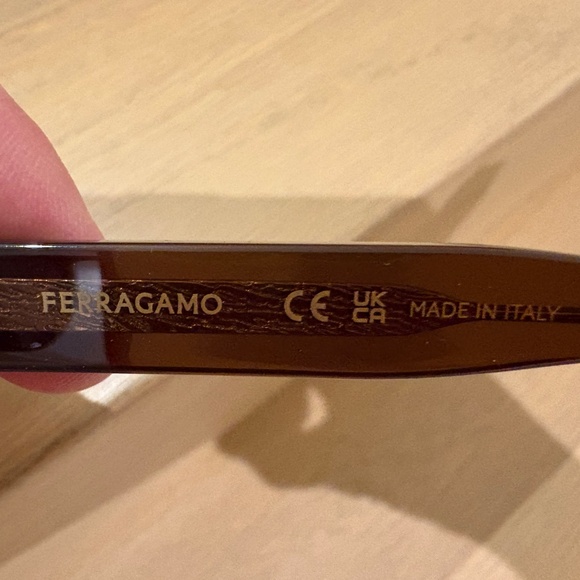 Salvatore Ferragamo Brand New sunglasses - Picture 3 of 5